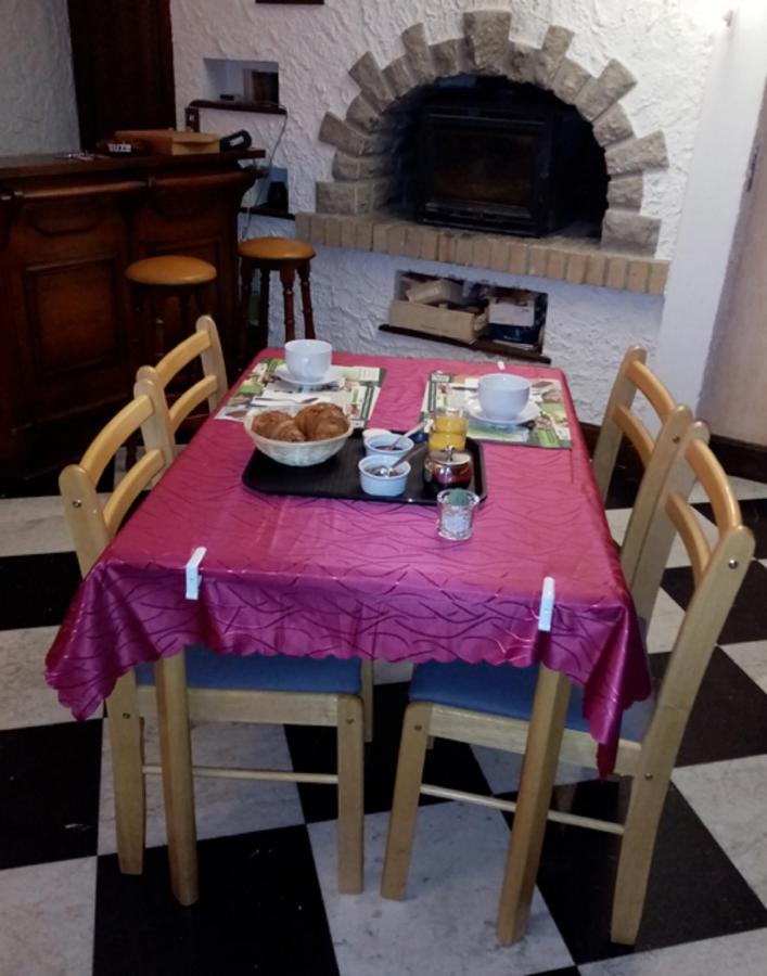 Hotel Les Remparts Nozeroy Экстерьер фото