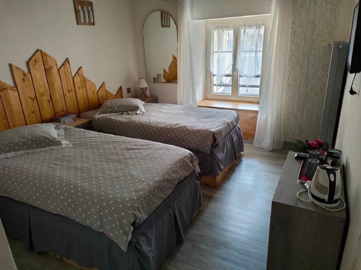 Hotel Les Remparts Nozeroy Экстерьер фото