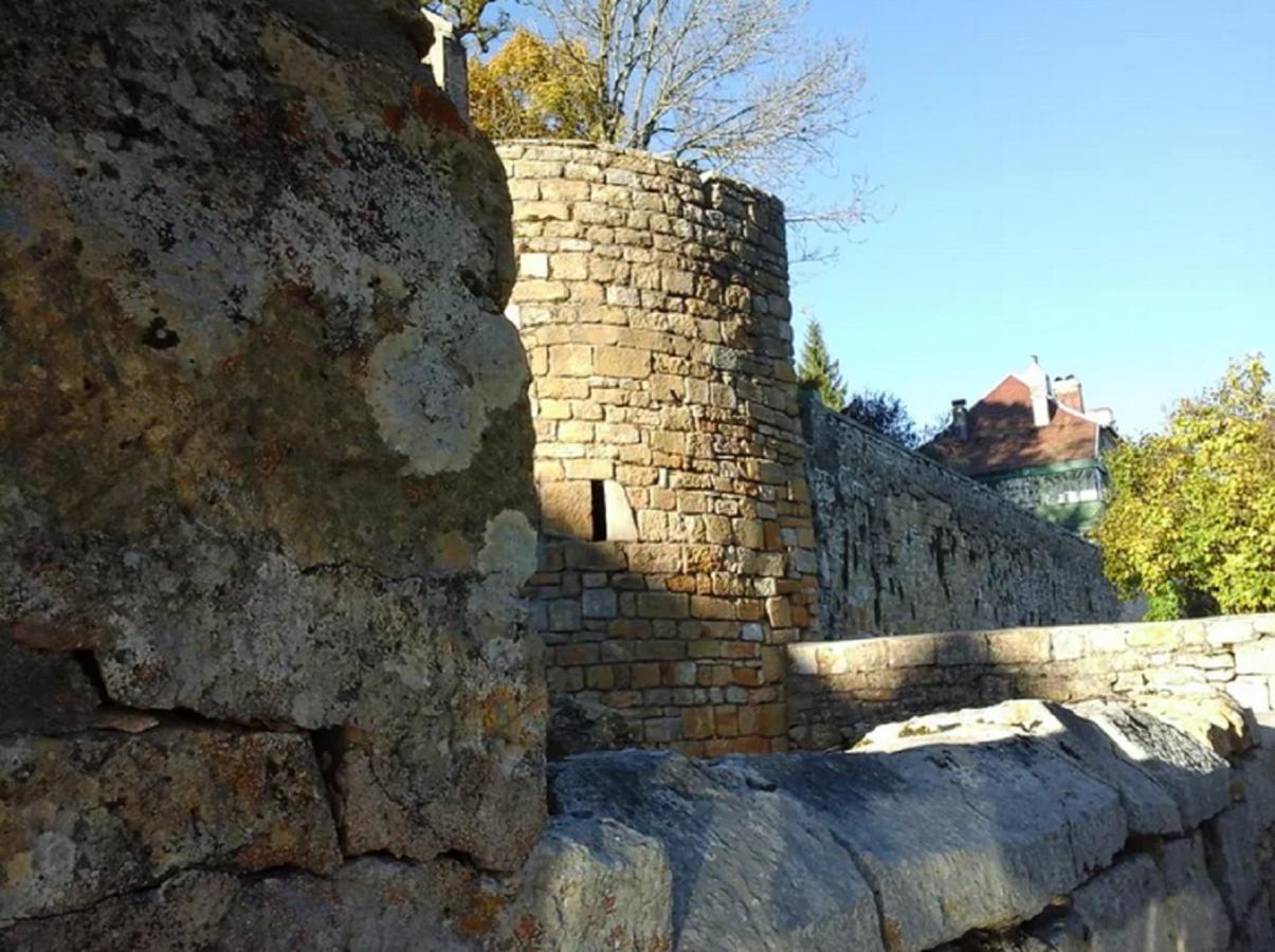 Hotel Les Remparts Nozeroy Экстерьер фото